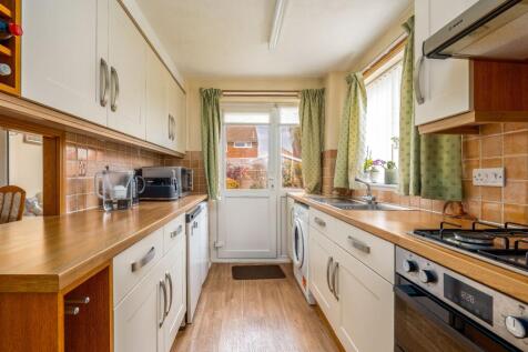 Kitchen (view a)