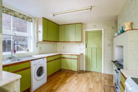Kitchen (view a)