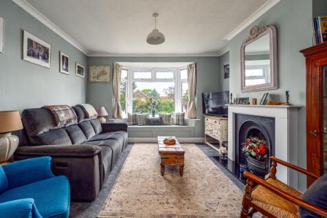 Living Room (view b)