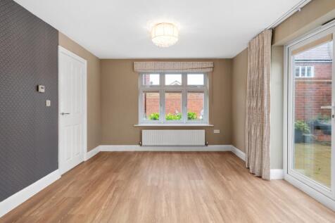 Living Room (view b)