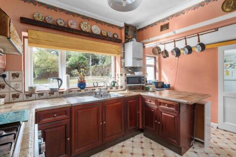 Kitchen (view a)