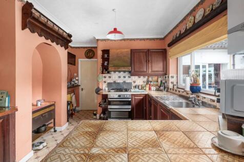 Kitchen (view b)