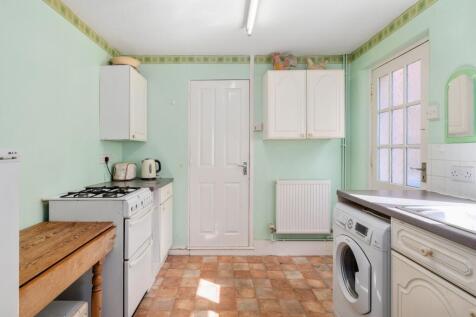 Kitchen (view b)