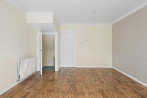Living Room (view b)
