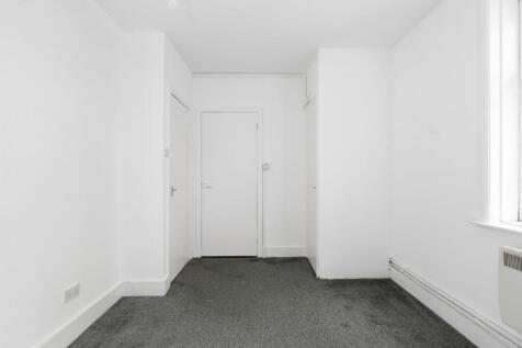 Bedroom (view b)