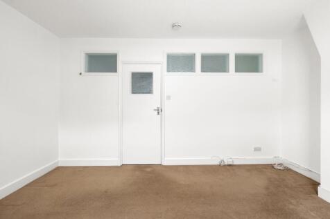 Bedroom (view b)