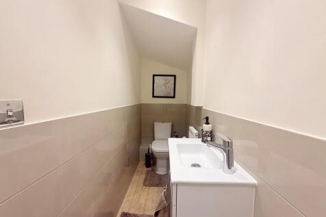 Cloakroom/wc