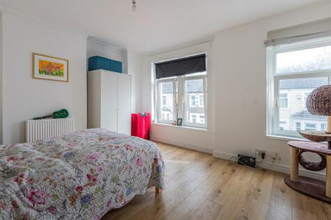 Strathnairn Street 97-17.jpg