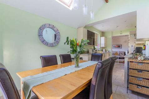 Llwyn Y Grant Place 11-15.jpg