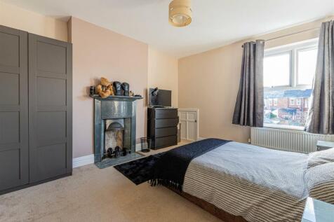 Llwyn Y Grant Place 11-21.jpg