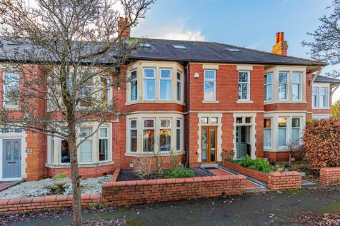 Llwyn Y Grant Place 11-31.jpg