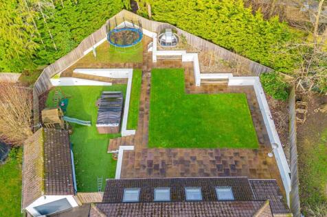 Bronwydd Close Drone-3.jpg