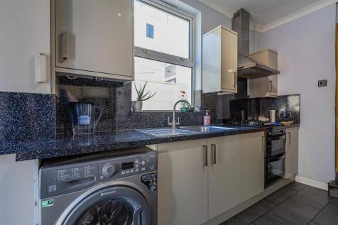 Moorland Road 81-17.jpg