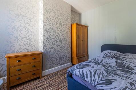 Moorland Road 81-4.jpg