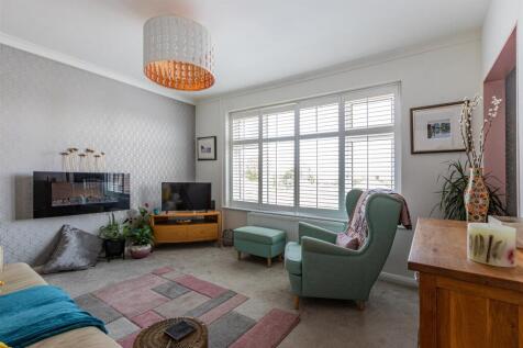 Carisbrooke Way 15B (2 of 20).jpg
