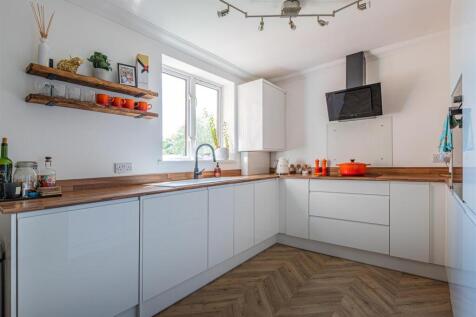Halliard Court 49-7.jpg