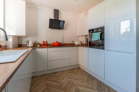Halliard Court 49-8.jpg