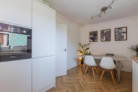 Halliard Court 49-9.jpg