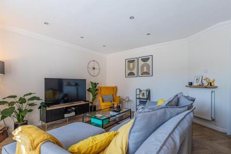 Halliard Court 49-2.jpg
