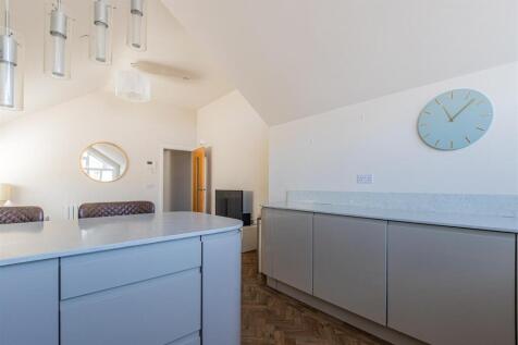Albany Road 245, 3-15.jpg