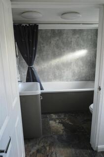 bathroom 2.jpg