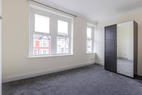Moorland Road 205-7.jpg