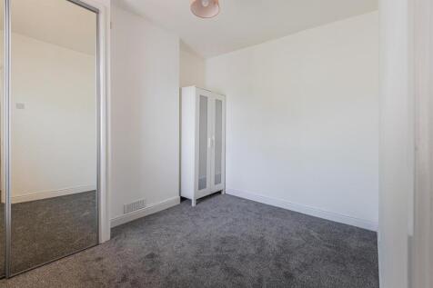 Moorland Road 205-5.jpg