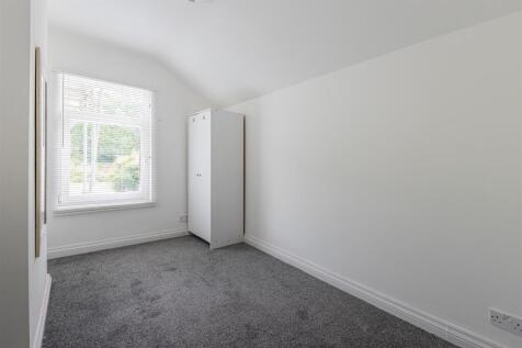 Moorland Road 205-4.jpg