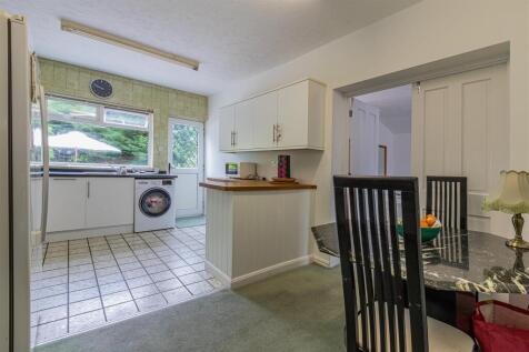 Deepdale Close 8-15.jpg