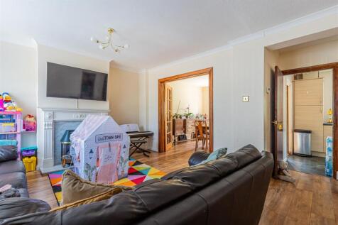 Mountbatten Close 6-2.jpg