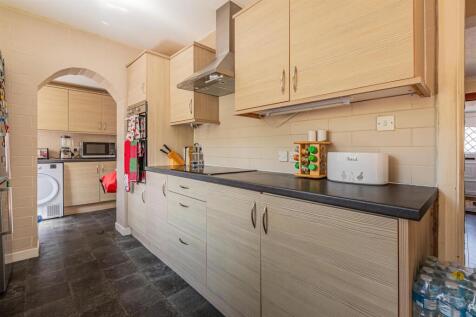 Mountbatten Close 6-7.jpg