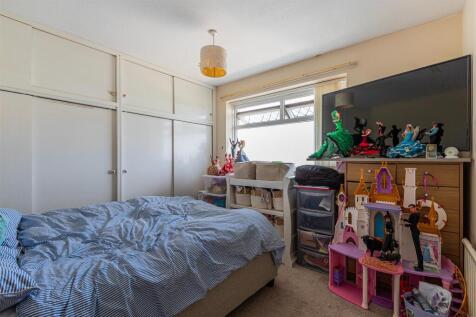 Mountbatten Close 6-15.jpg