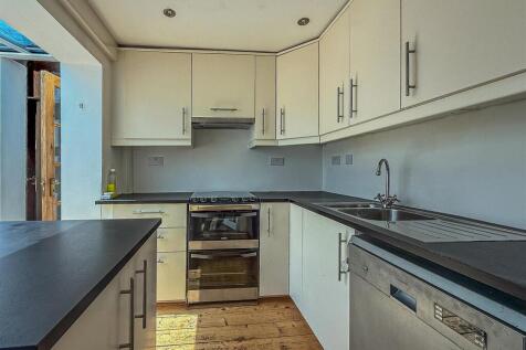 Inverness Place 6-10.jpg