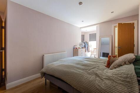 Newport Road 124, 1-5.jpg