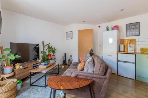 Newport Road 124, 1-10.jpg
