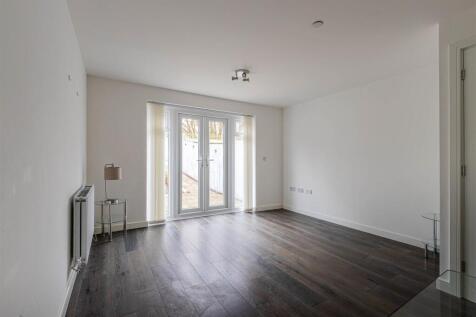 George Crescent 34-16.jpg