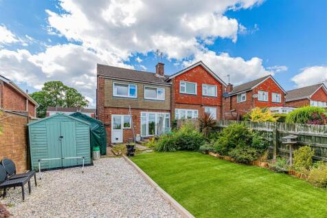 Carisbrooke Road 84-12.jpg