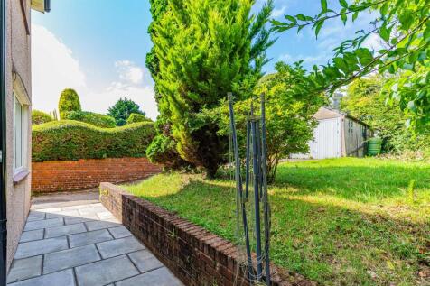 Carisbrooke Way 13a-14.jpg