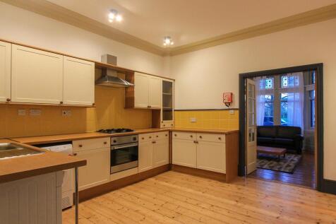 1, 36 Ninian Road LR (7 of 17).jpg