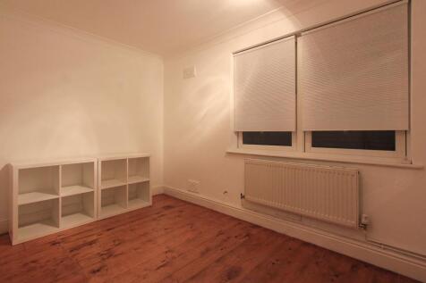 1, 36 Ninian Road LR (14 of 17).jpg