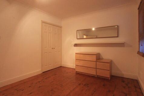 1, 36 Ninian Road LR (16 of 17).jpg