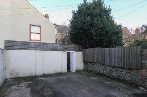 1, 36 Ninian Road LR (17 of 17).jpg