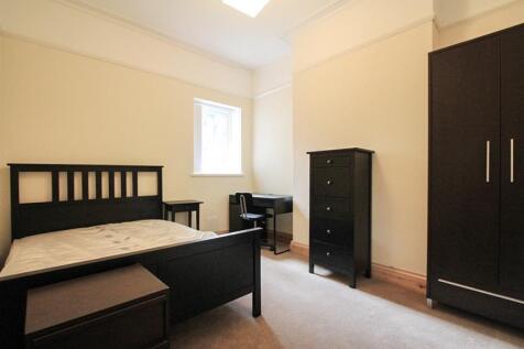 Bedroom 1.jpg