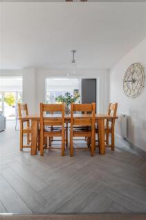 Clos Tecwyn 10-32.jpg