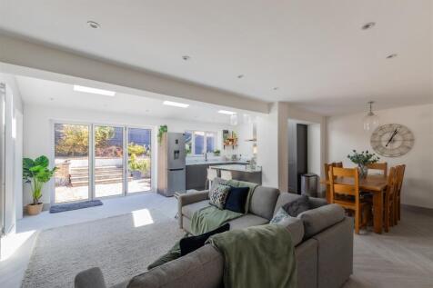 Clos Tecwyn 10-15.jpg