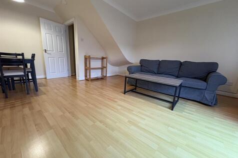 24 Melrose living.jpg