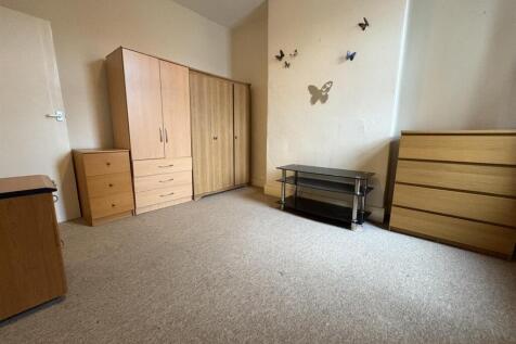 37a pen bathroom.jpg