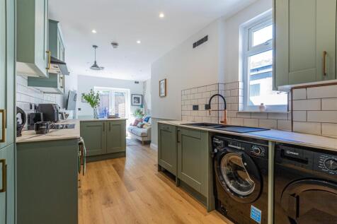 Theodora Street 50-11.jpg