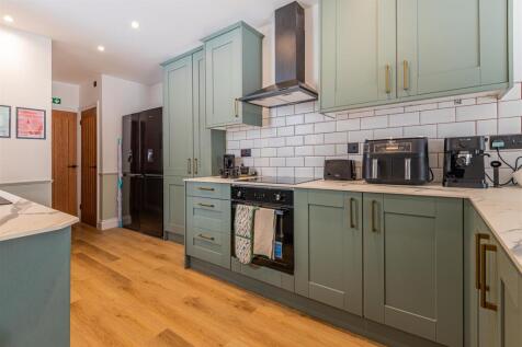 Theodora Street 50-13.jpg