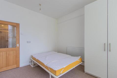 Connaught Road 31, 4-4.jpg